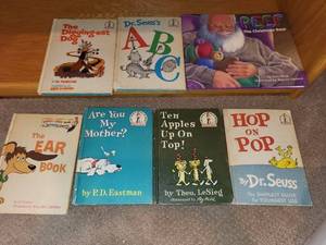 lot 287 image: Collection of 6 Dr. Seuss Classic Childrens Books