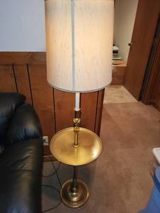 lot 294 image: Vintage Brass Floor Lamp with Built-in Ashtray Table