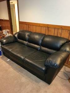 lot 295 image: Black Leather Sofa in Good Condition