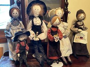 lot 331 image: Collection of 6 Handmade Amish Dolls by P. Buckley Moss Including Certificates of Authenticity