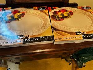 lot 335 image: Set of 2 Gibson 16 Ceramic Buffet Serving Platters