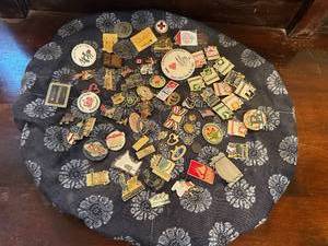 lot 339 image: Collection of Vintage and Commemorative Pins and Badges