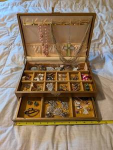lot 360 image: Vintage Jewelry Box with Assorted Costume Jewelry Pieces
