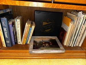 lot 364 image: Genealogical and Antique Book Collection with Thomas Kinkade Puzzles