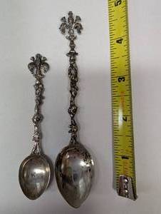 lot 391 image: Set of 2 Vintage European Silver Spoons 80% Silver