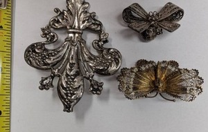 lot 393 image: Set of 3 Vintage Metal Brooches