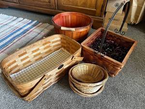 lot 403 image: Collection of 6 Peterboro and Wicker Baskets with Handle Details