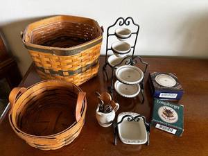 lot 406 image: Longaberger Basket Collection with Pottery Holders and Miniature Plates