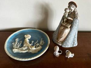 lot 408 image: Vintage Porcelain Figurine Set with Candle Plate by Frances Taylor Williams