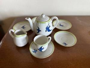 lot 411 image: Noritake Bird Motif Tea Set  7 Pieces