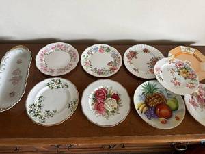 lot 416 image: Set of Assorted Vintage Decorative Plates with Floral and Fruit Designs