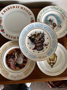 lot 420 image: Set of 5 Avon Commemorative Collector Plates
