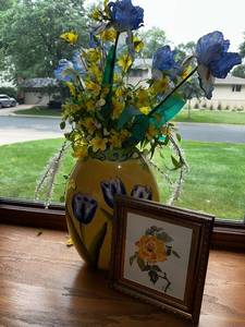 lot 421 image: Floral Decorative Vase with Artificial Flowers and Framed Floral Print