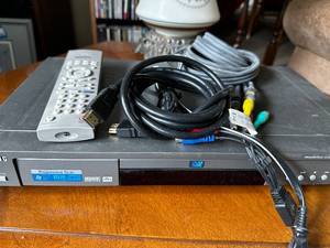 lot 428 image: Samsung Progressive Scan DVD Player with Remote and Cables