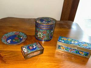 lot 450 image: Set of 4 Vintage Chinese Cloisonn Enamel Boxes and Plate