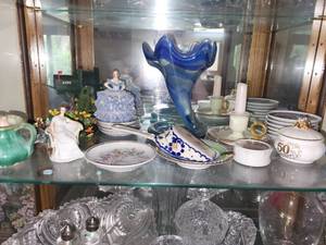 lot 464 image: Collection of Vintage Porcelain and Ceramic Figurines and Dishes