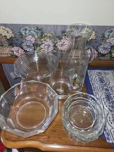 lot 473 image: Set of Vintage Glassware including Pitchers, Bowls, and Glasses