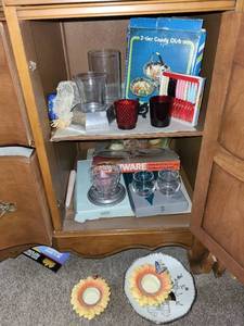 lot 476 image: Collection of Vintage Home Decor and Glassware