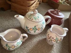 lot 494 image: Floral Design Teapot Set with Matching Sugar and Creamer