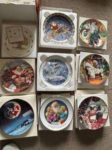 lot 498 image: Collection of 9 Christmas Collectible Plates