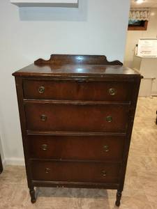 lot 502 image: Vintage Wooden 4-Drawer Dresser with Brass Handles