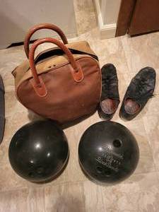 lot 519 image: Set of 2 Brunswick Bowling Balls with Carrying Bag and Shoes