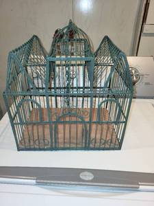 lot 527 image: Decorative Vintage-Style Wire Bird Cage