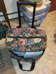 lot 535 image: Bernina Sewing Machine with Quilting Accessories and Floral Rolling Case