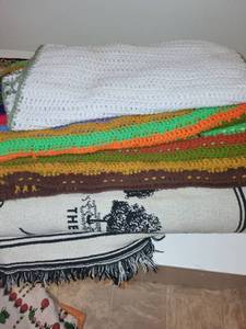 lot 541 image: Assorted Collection of 5 Handcrafted and Decorative Blankets