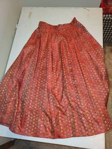 lot 547 image: Vintage Multicolor Floral Maxi Skirt with Zipper