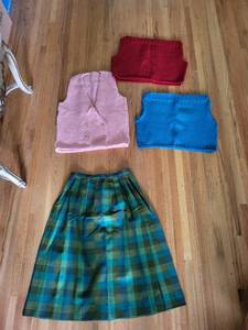 lot 548 image: Set of 4 Womens Vintage Knit Vests and Plaid Skirt