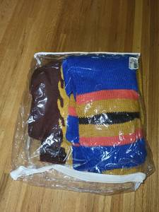 lot 553 image: Set of 3 Cozy Knitted Sweaters - Brown, Blue, and Mustard Yellow