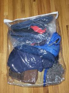 lot 554 image: Mixed Bundle of Winter Clothing and Accessories