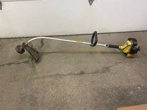 lot 610 image: John Deere 200G Gasoline String Trimmer