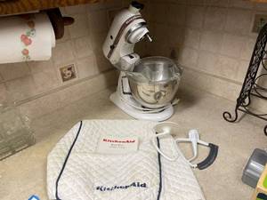 lot 700 image: KitchenAid Stand Mixer with Accessories and Cover