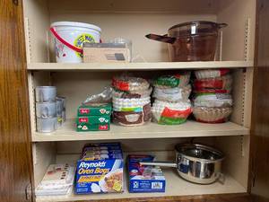 lot 702 image: Collection of Assorted Kitchenware Including Bowls, Casserole Dish, and Oven Bags