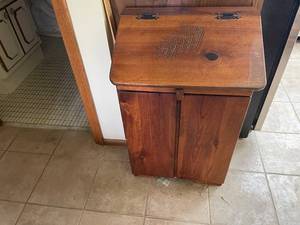 lot 716 image: Rustic Wooden Trash Bin with Hinged Top