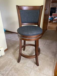 lot 717 image: Wooden Swivel Bar Stool with Upholstered Cushion