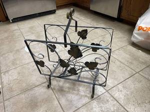 lot 720 image: Decorative Metal Magazine Rack with Leaf Design