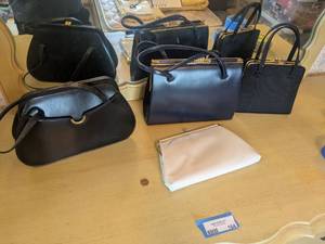 lot 164 image: Collection of 5 Vintage Womens Evening Bags - France & England