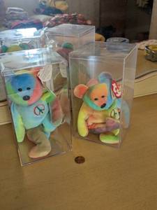 lot 170 image: Set of 2 Ty Beanie Babies Peace the Bear with Original Tags
