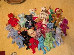 lot 173 image: Collection of Assorted Beanie Babies with Tags