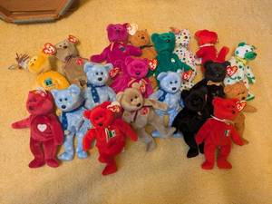 lot 179 image: Collection of Ty Beanie Babies with Tags