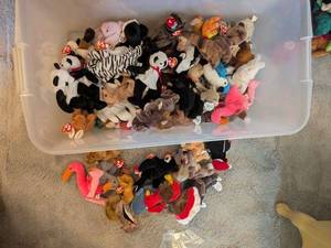 lot 180 image: Large Collection of Assorted Beanie Babies Plush Toys