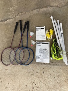 lot 738 image: Badminton Set