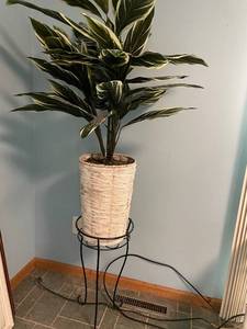 lot 43 image: Artificial Foliage Plant in Woven Basket with Metal Stand