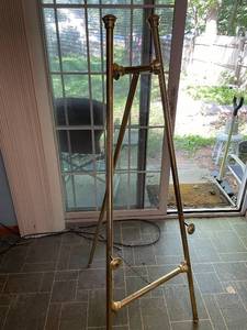 lot 58 image: Tall Brass Display Easel Stand
