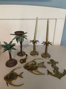 lot 88 image: Decorative Brass Nautical and Tropical Set