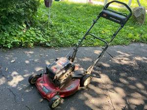 lot 92 image: Toro 6.0 HP Recycler Lawn Mower Model 20022 R-21S