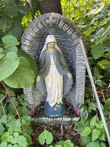 lot 93 image: Cement Outdoor Religious Garden Statue of the Virgin Mary